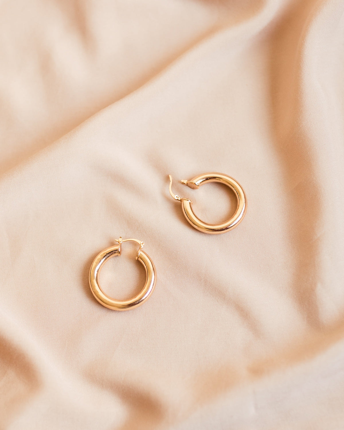 Mini Goldie Hoops